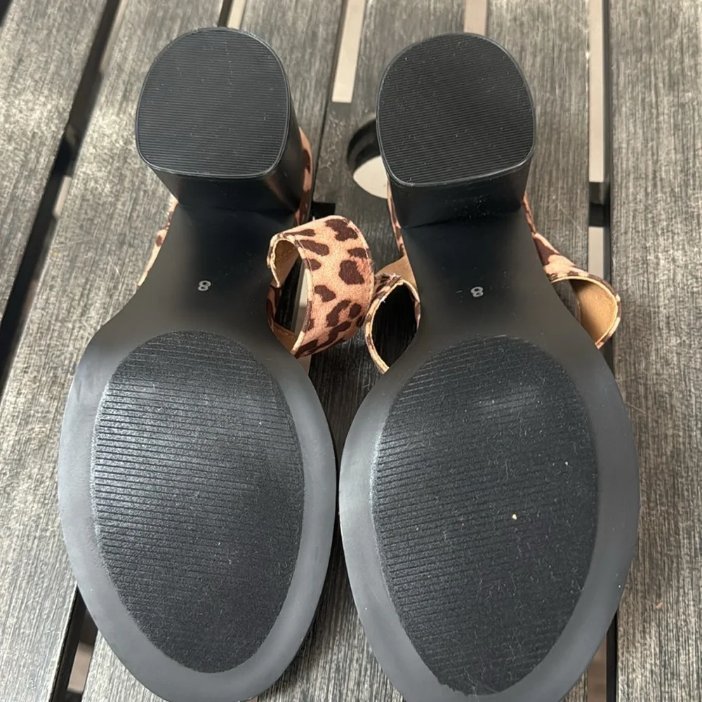3 inch Cheetah print Amazon Heels size 8 - Picture 6 of 6